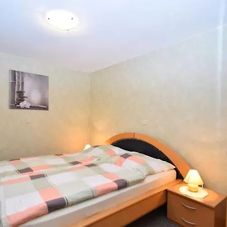 - Brueckenwohnung *